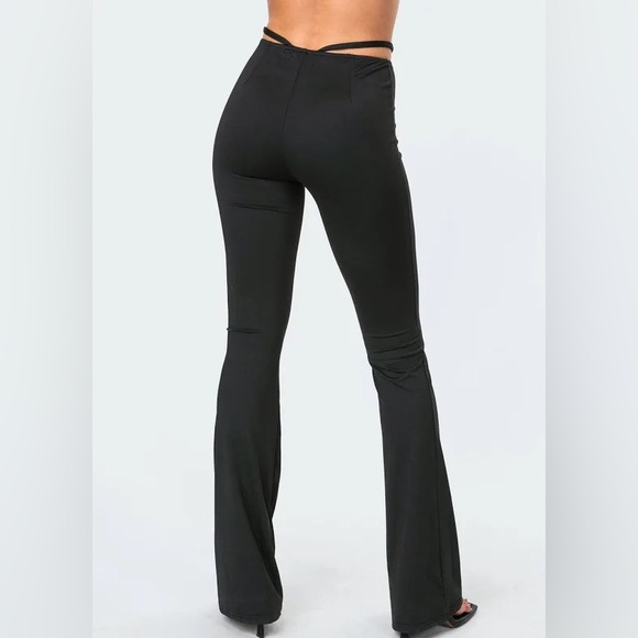 Never worn, Edikted Black flare leggings with waist detail - Picture 3 of 3